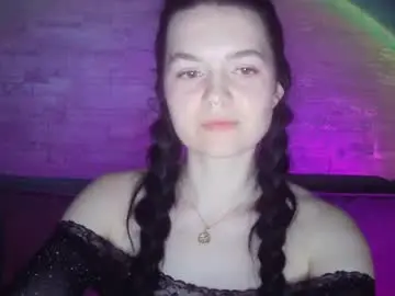 Queenofmodels  live sex cam