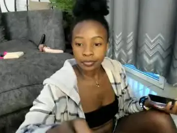 Bella_thequeen  live sex cam