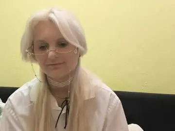 Cythiacrutcher  live sex cam