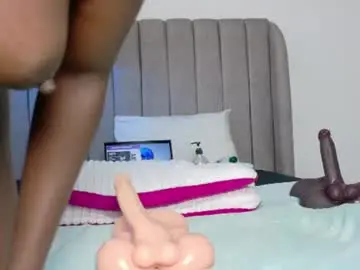 Ebony_pearl69  live sex cam