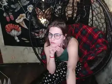 Greenwitch9  live sex cam