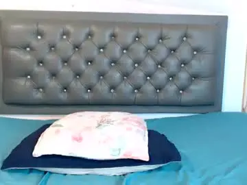 Halle_bailey  live sex cam
