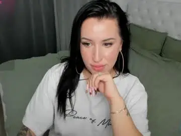 Hotmorenaxxx  live sex cam