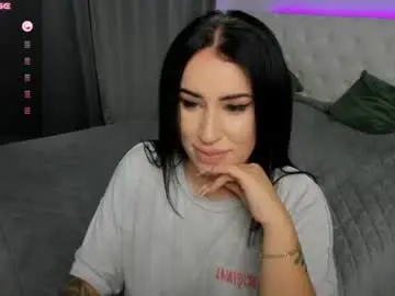 Hotmorenaxxx  live sex cam
