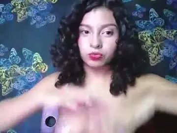 Luluupeach69  live sex cam