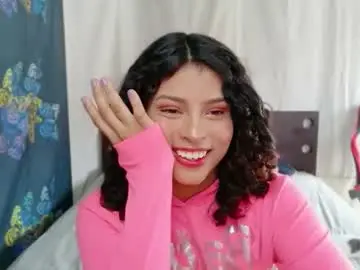 Luluupeach69  live sex cam