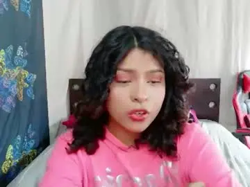 Luluupeach69  live sex cam