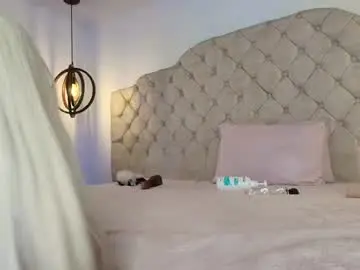 Shadowlune  live sex cam