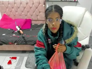 Thianahorny  live sex cam