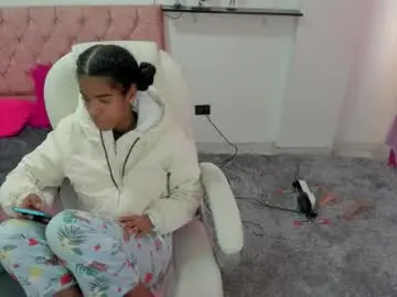 Thianahorny  live sex cam