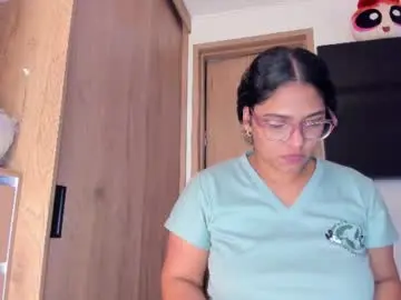 Vickyy30_  live sex cam
