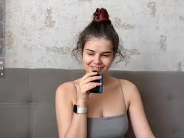 Cherrybluush  live sex cam