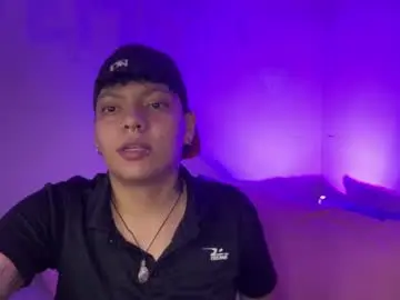 Emma_and_thom  live sex cam