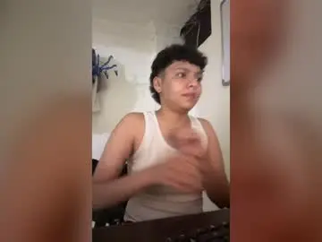 Emma_and_thom  live sex cam