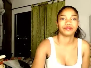 Extrelli  live sex cam