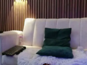 Feelina_firesoul  live sex cam