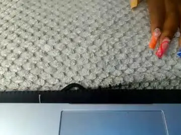 Hairy_squiter77  live sex cam