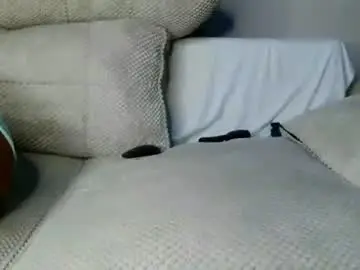 Hairy_squiter77  live sex cam
