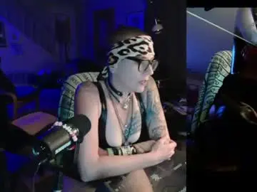 Juneafterhours  live sex cam