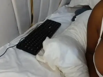 Lunabloom01  live sex cam