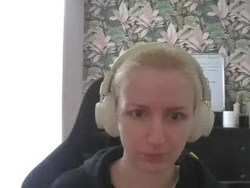 Mvngomilk  live sex cam
