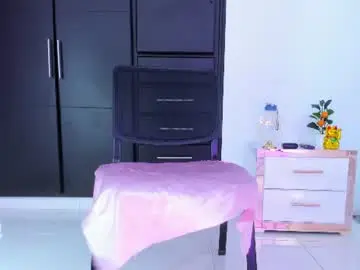 Nala_omg2026  live sex cam
