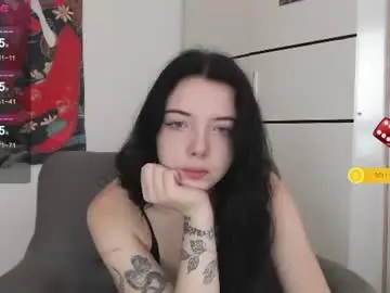 Calmlilly  live sex cam