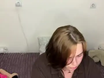 Charlinbraun  live sex cam
