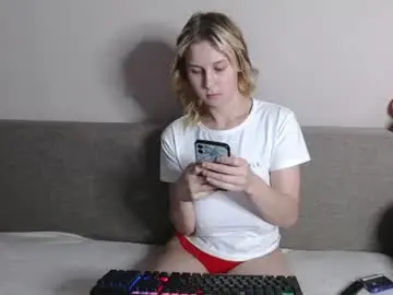 Miravelour  live sex cam
