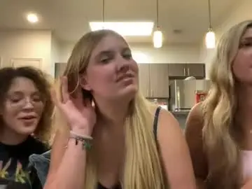 Skiimaskabby  live sex cam