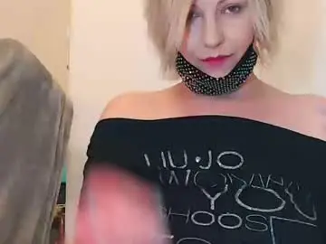Evvygold  live sex cam