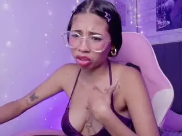 Aida_mom  live sex cam