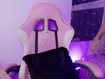 Aida_mom  live sex cam