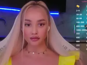 Blond_diamond  live sex cam