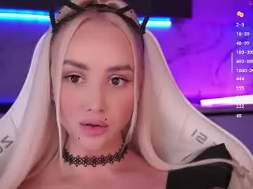 Blond_diamond  live sex cam
