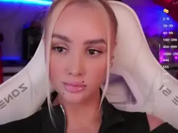 Blond_diamond  live sex cam