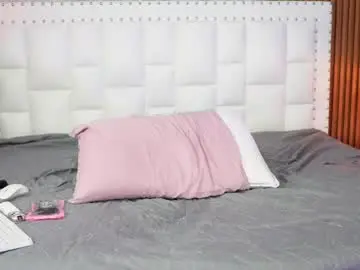 Indiancutiie  live sex cam