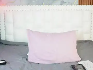 Indiancutiie  live sex cam