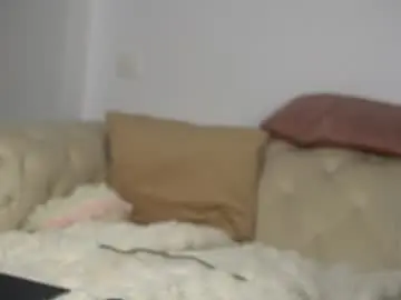 Curvyblondieee  live sex cam
