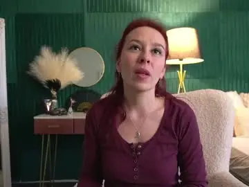 Haileymoon85  live sex cam