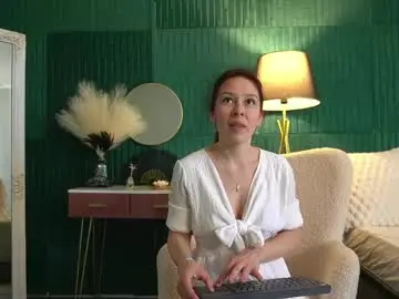 Haileymoon85  live sex cam