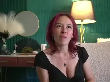 Haileymoon85  live sex cam