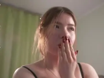 Jolynnoliff  live sex cam