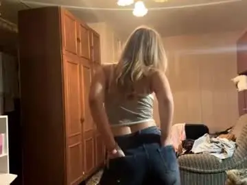Juliettegussow  live sex cam