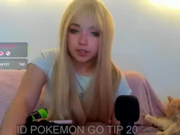 Meowmelf  live sex cam