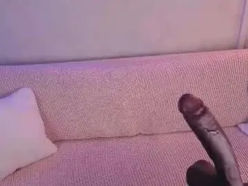Playboybrunette  live sex cam