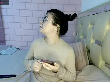 Alexxa_12  live sex cam