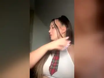 Alyramoon  live sex cam