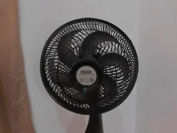 Freyacameron  live sex cam