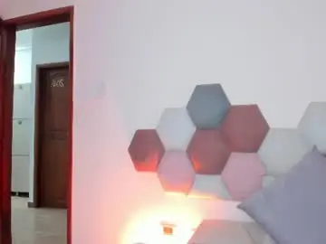 Freyacameron  live sex cam